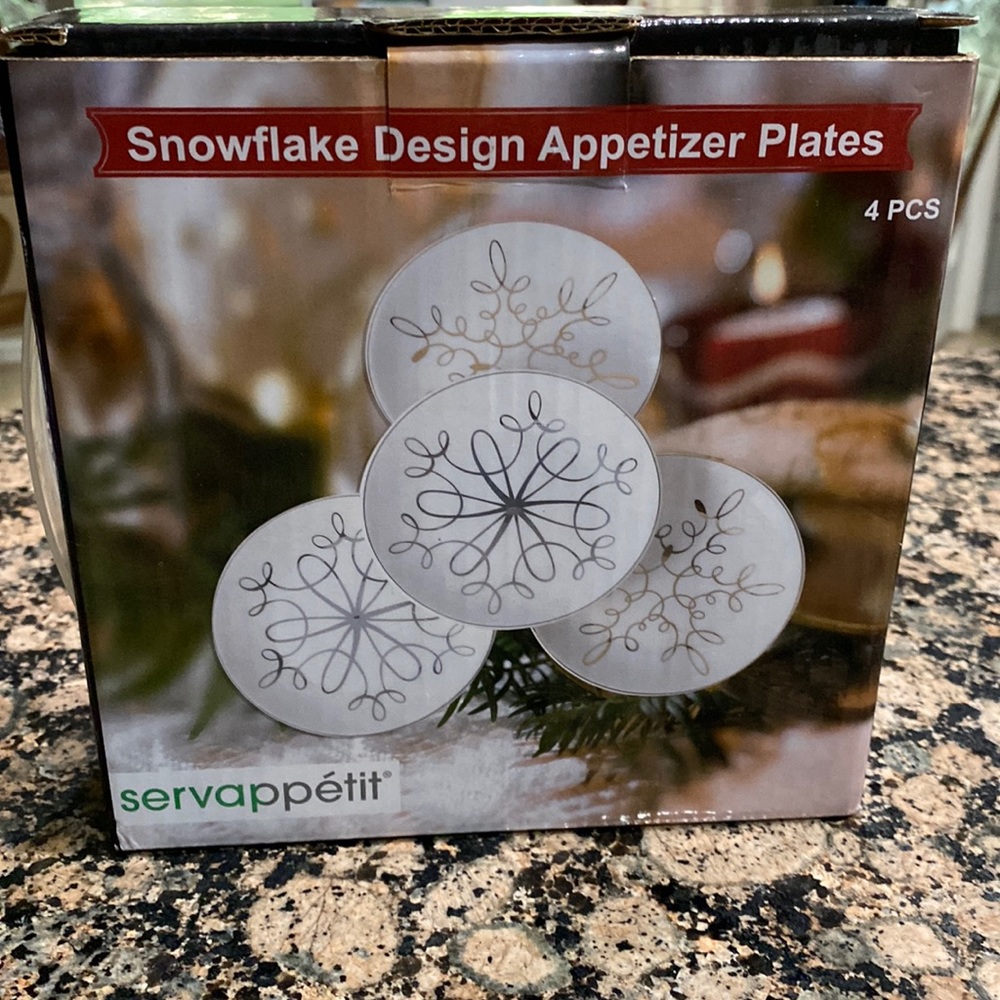 Snowflake Design Appetizer Plates - Picture 1 of 2